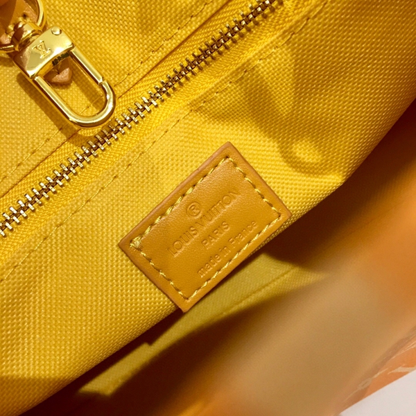 ルイヴィトンバッグ着用イメージ